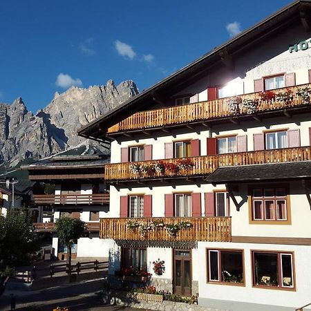 Hotel Bellaria - Кортина д'Ампецо Екстериор снимка