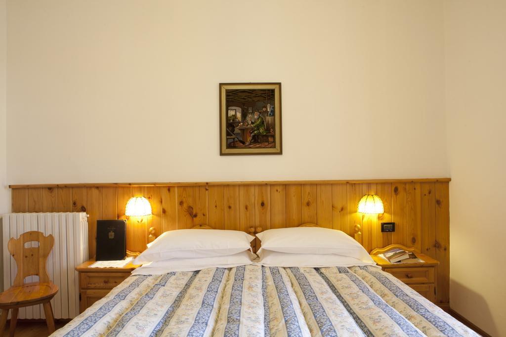 Hotel Bellaria - Кортина д'Ампецо Стая снимка